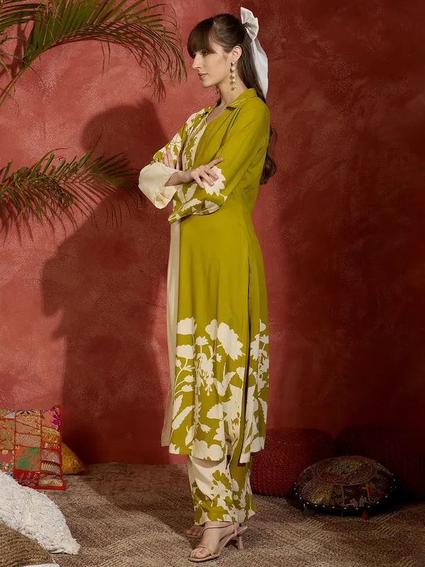 Green_Printed_Viscose_Rayon_Kurta_Trouser_Set