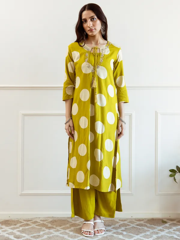 Green_Embroidered_Viscose_Rayon_Kurta_Trouser_Set