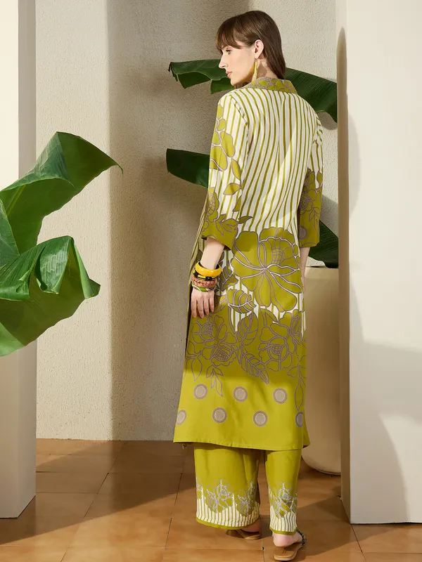 Green_Printed_Viscose_Rayon_Kurta_Trouser_Set