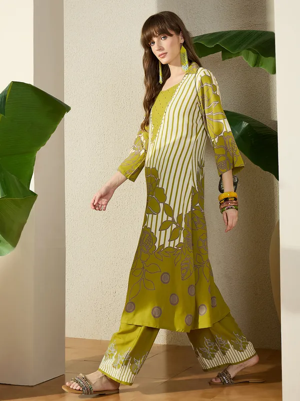 Green_Printed_Viscose_Rayon_Kurta_Trouser_Set