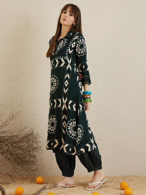 Green_Embroidered_Viscose_Rayon_Kurta_Trouser_Set