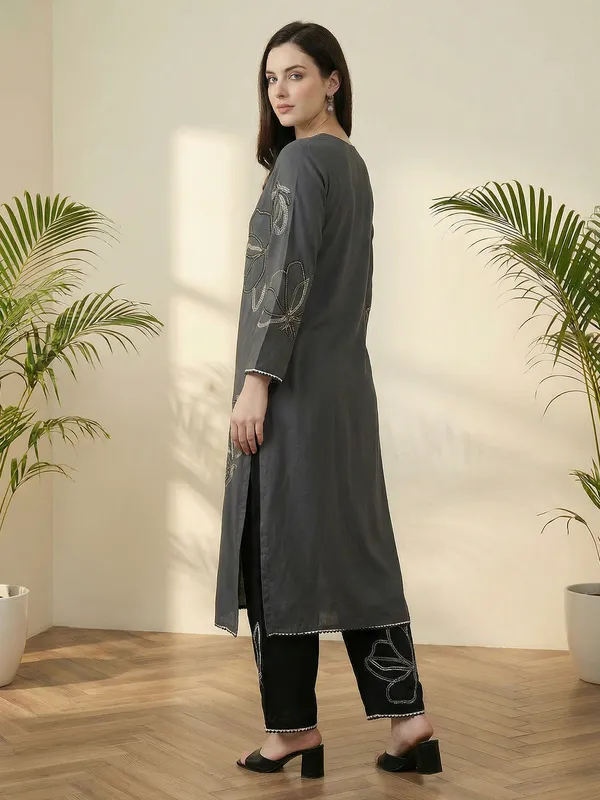 Grey_Embroidered_Viscose_Rayon_Kurta_Trouser_Set