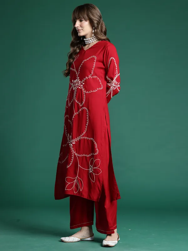 Maroon_Embroidered_Viscose_Rayon_Kurta_Trouser_Set