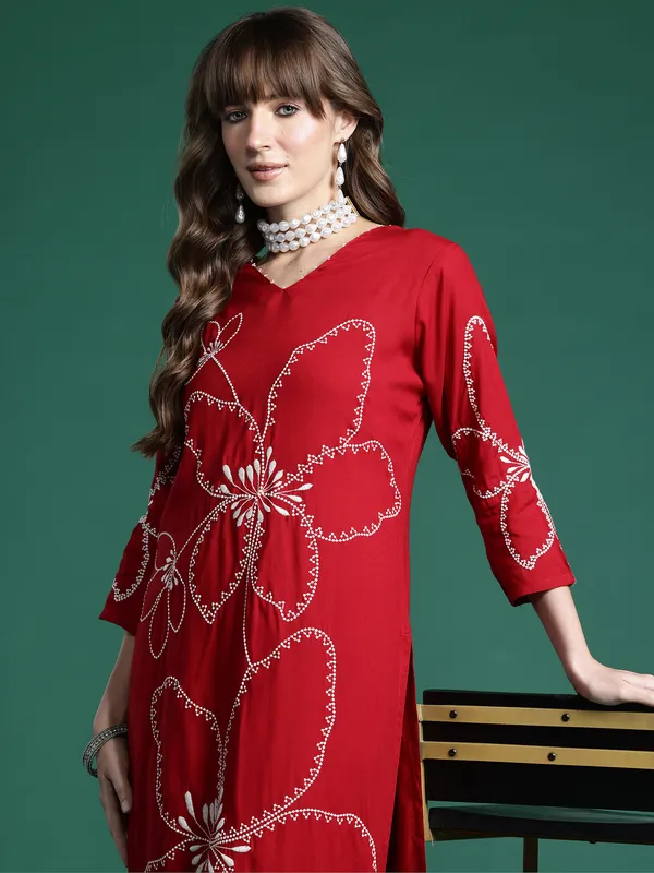 Maroon_Embroidered_Viscose_Rayon_Kurta_Trouser_Set