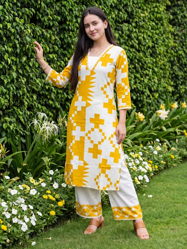 Multicolor_Printed_Viscose_Rayon_Kurta_Trouser_Set