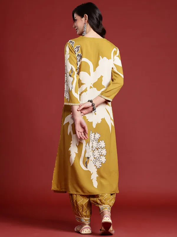 Mustard_Printed_Viscose_Rayon_Kurta_Trouser_Set