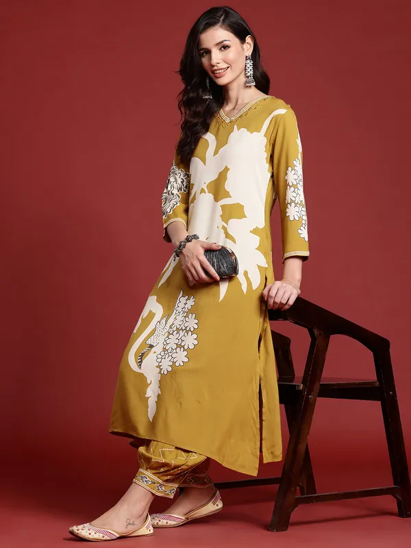 Mustard_Printed_Viscose_Rayon_Kurta_Trouser_Set