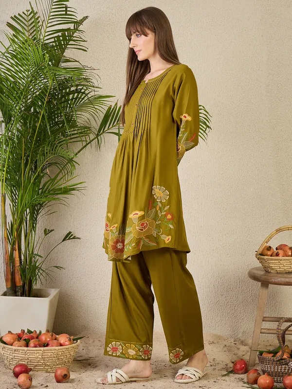 Olive_Rayon_A-Line_Kurta_with_Palazzos