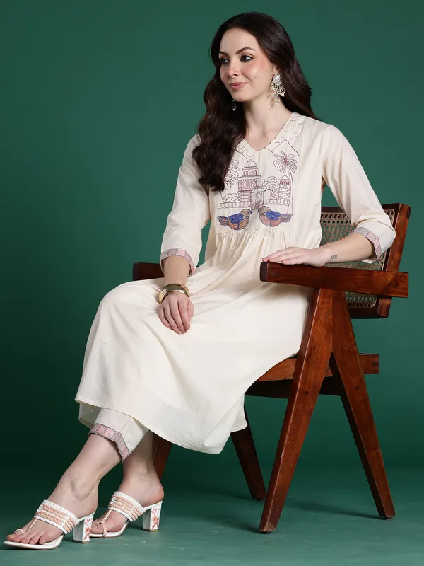Off_White_Embroidered_Viscose_Rayon_Kurta_Trouser_Set