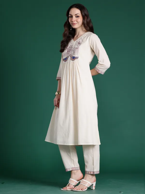 Off_White_Embroidered_Viscose_Rayon_Kurta_Trouser_Set