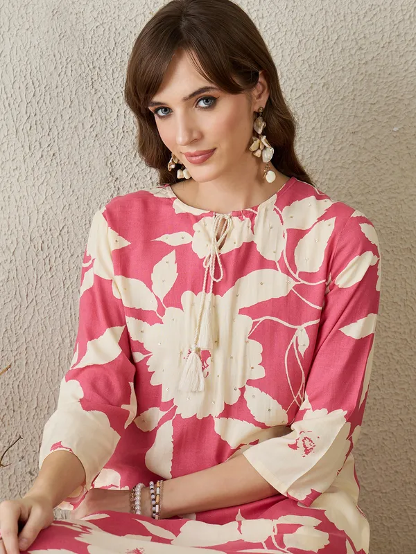 Peach_Printed_Viscose_Rayon_Kurta_Trouser_Set