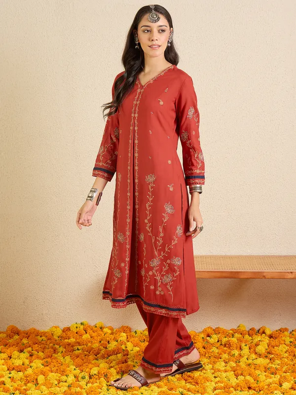 Red_Embroidered_Viscose_Rayon_Kurta_Trouser_Set