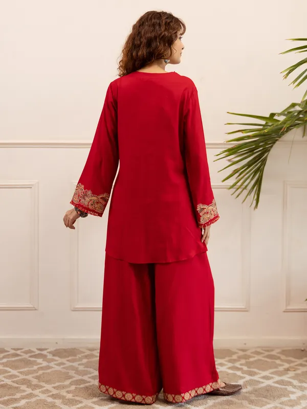 Red_Embroidered_Viscose_Rayon_Kurta_Trouser_Set