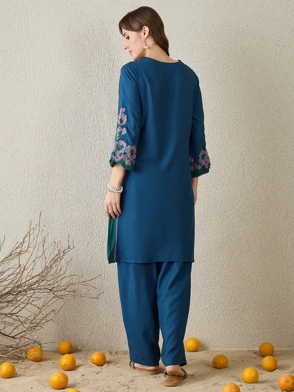 Teal_Embroidered_Viscose_Rayon_Kurta_Trouser_Set