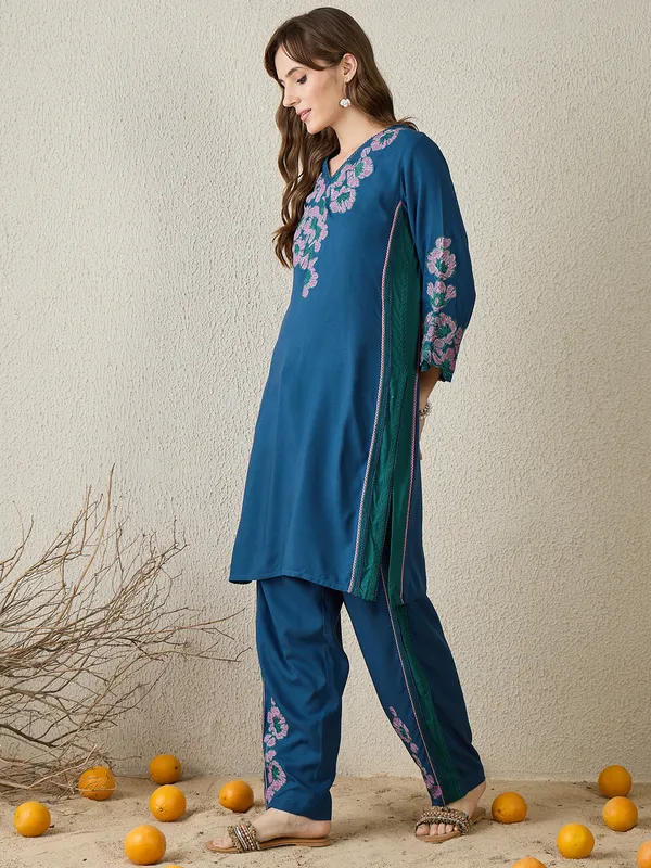 Teal_Embroidered_Viscose_Rayon_Kurta_Trouser_Set