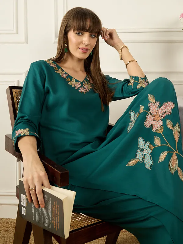 Teal_Embroidered_Silk_Kurta_Trouser_Set