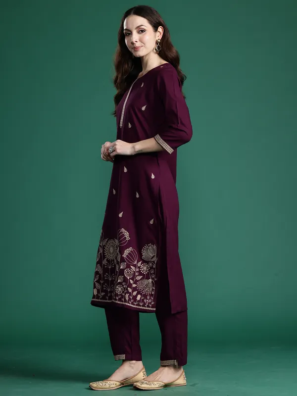 Burgundy_Embroidered_Viscose_Rayon_Kurta_Trouser_Set