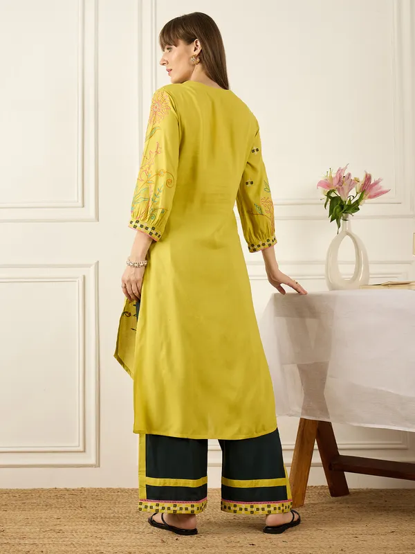 Yellow_Embroidered_Viscose_Rayon_Kurta_Trouser_Set