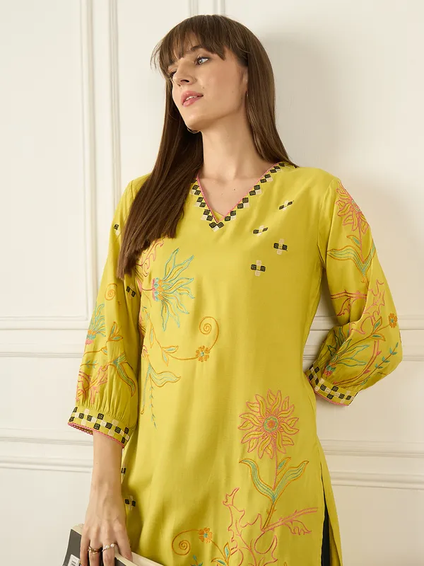 Yellow_Embroidered_Viscose_Rayon_Kurta_Trouser_Set