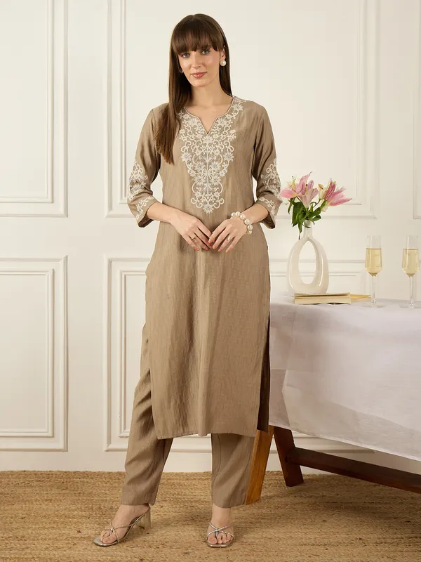 Beige_Silk-Blend_Straight_Kurta_with_Trousers