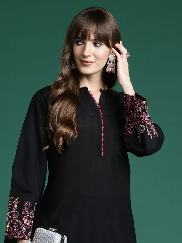 Black_Embroidered_Pure_Cotton_Kurta_Trouser_Set