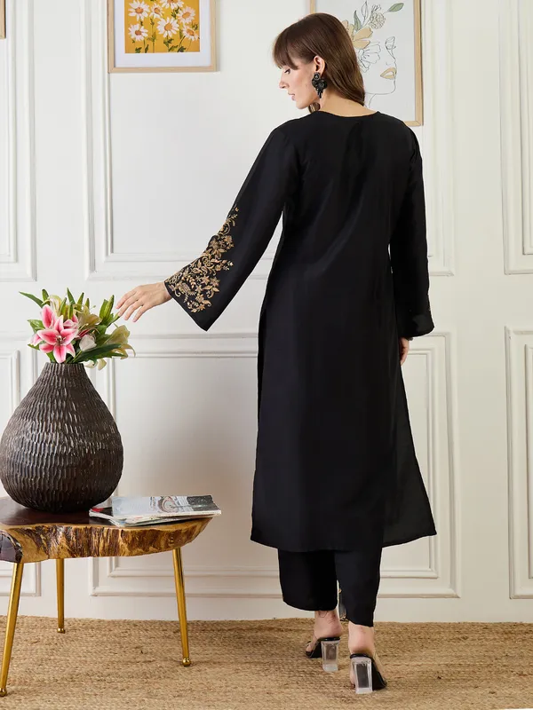 Black_Embroidered_Silk_Kurta_Trouser_Set