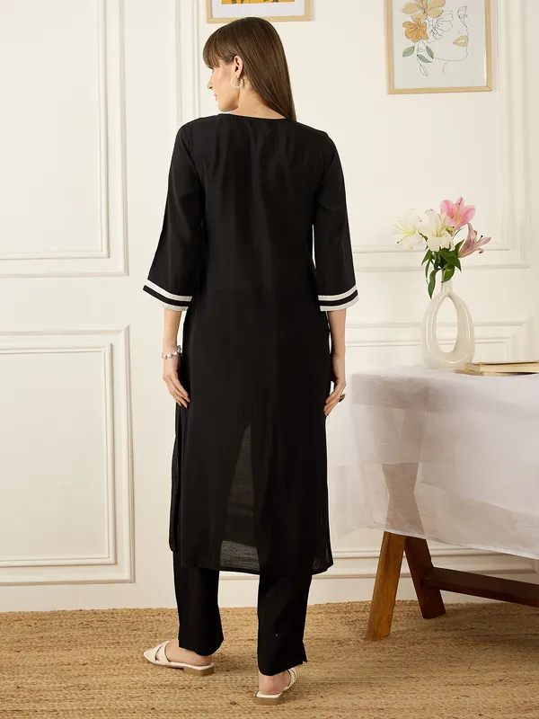 Black_Printed_Chanderi_Silk_Kurta_Trouser_Set