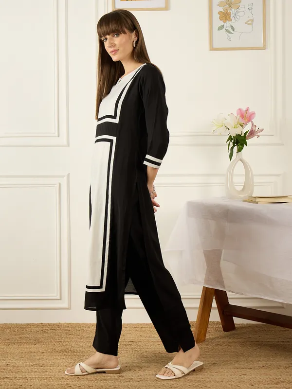 Black_Printed_Chanderi_Silk_Kurta_Trouser_Set