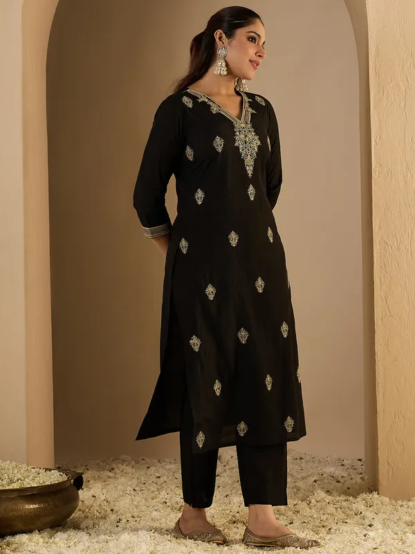 Black_Embroidered_Silk_Kurta_Trouser_Set