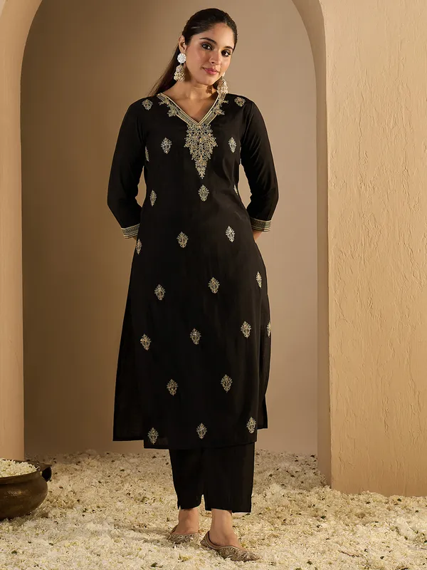 Black_Embroidered_Silk_Kurta_Trouser_Set