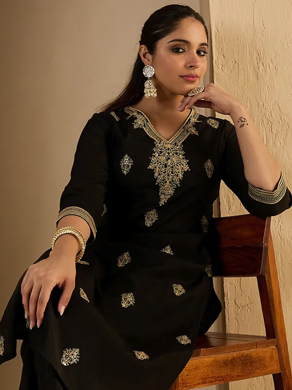 Black_Embroidered_Silk_Kurta_Trouser_Set