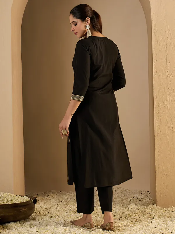 Black_Embroidered_Silk_Kurta_Trouser_Set
