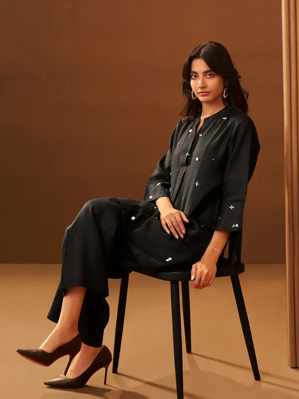 Black_Embroidered_Silk_Kurta_Trouser_Set