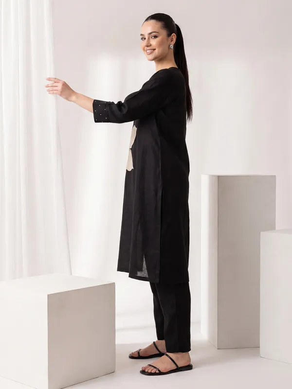 Black_Printed_Silk_Kurta_Trouser_Set