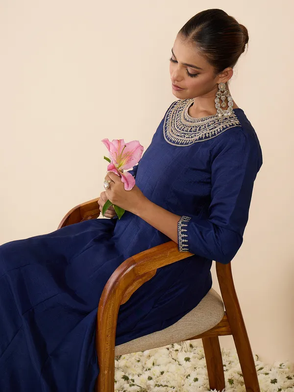 Blue_Embroidered_Silk_Kurta_Trouser_Set
