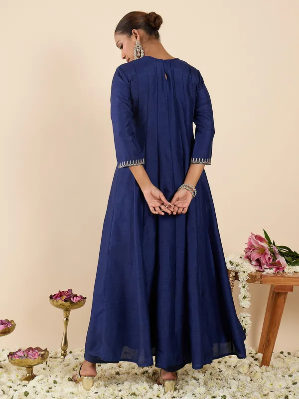 Blue_Embroidered_Silk_Kurta_Trouser_Set