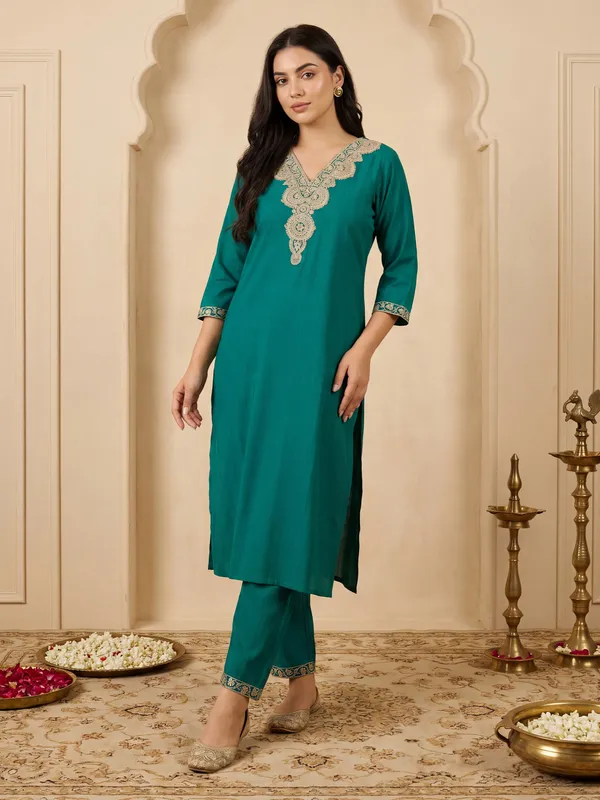 Green_Embroidered_Pure_Cotton_Kurta_Trouser_Set