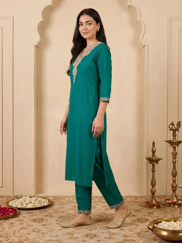 Green_Embroidered_Pure_Cotton_Kurta_Trouser_Set
