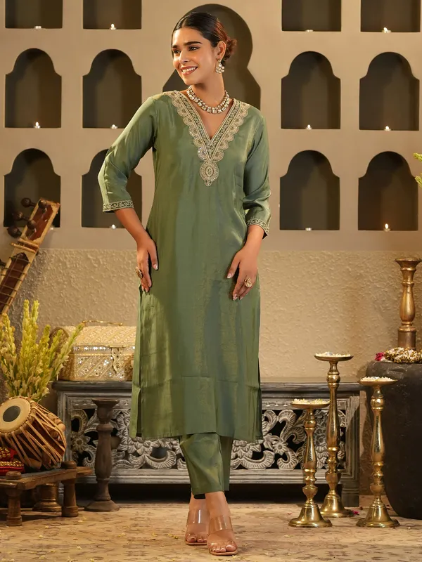 Green_Embroidered_Silk_Kurta_Trouser_Set