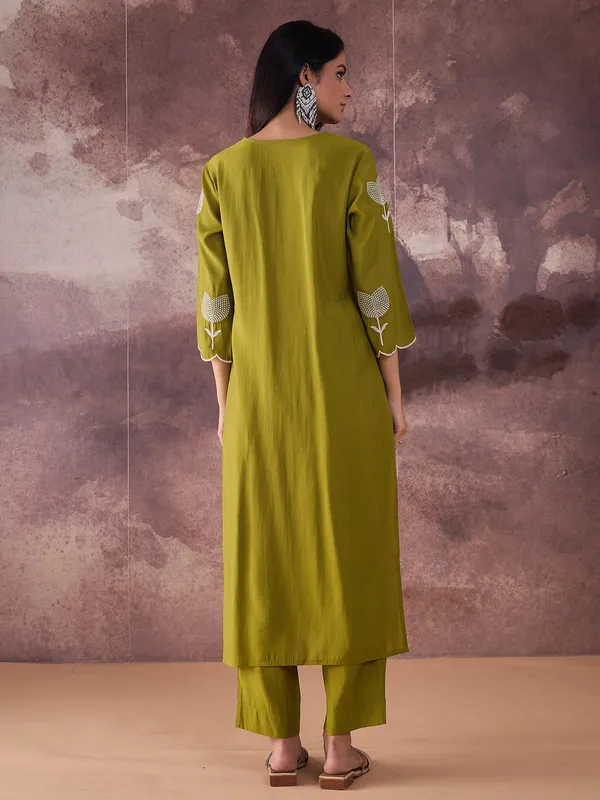 Green_Embroidered_Silk_Kurta_Trouser_Set