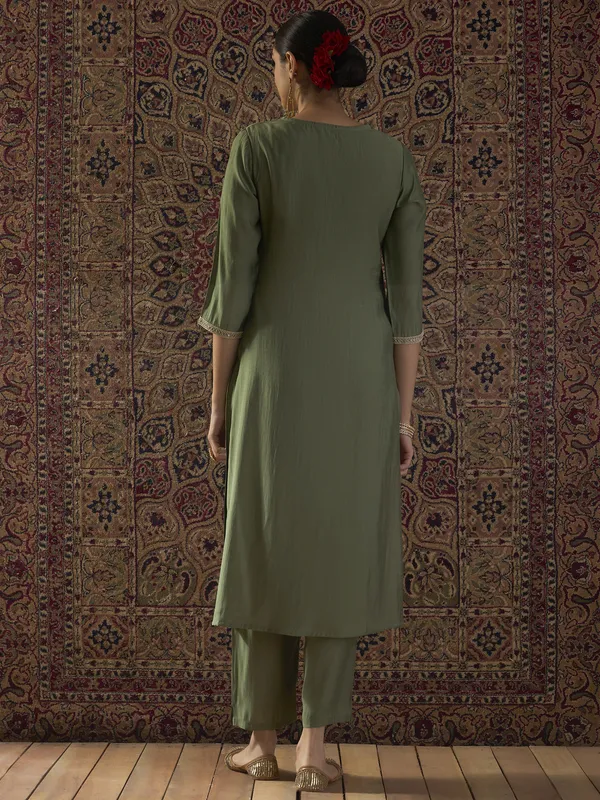 Green_Embroidered_Silk_Kurta_Trouser_Set