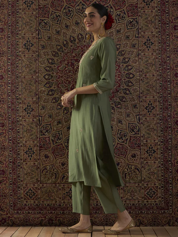 Green_Embroidered_Silk_Kurta_Trouser_Set