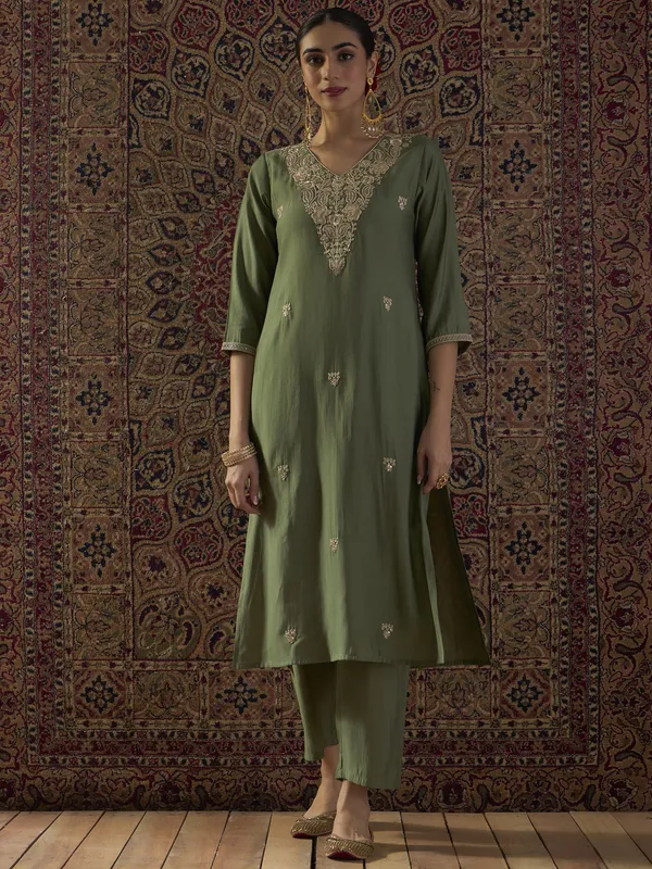 Green_Embroidered_Silk_Kurta_Trouser_Set