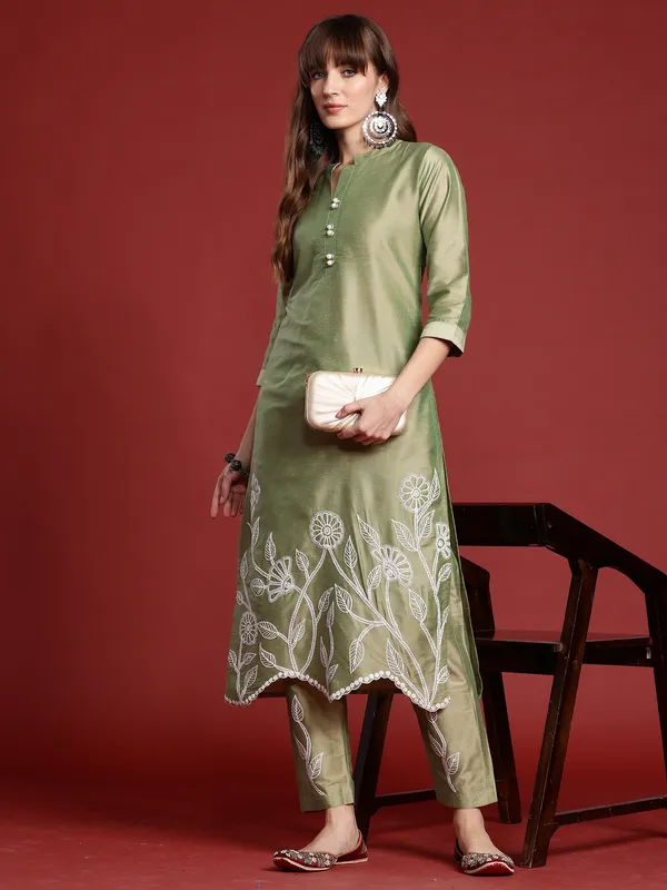 Green_Embroidered_Silk_Kurta_Trouser_Set