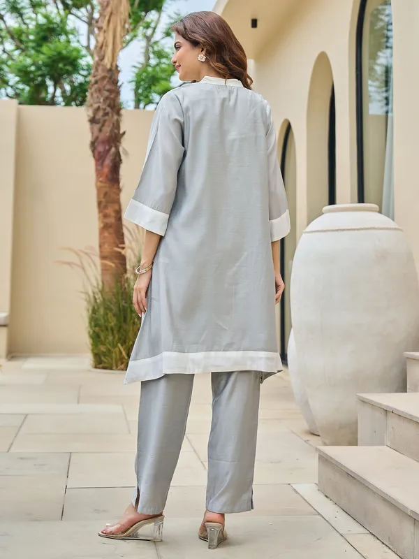 Grey_Printed_Silk_Kurta_Trouser_Set
