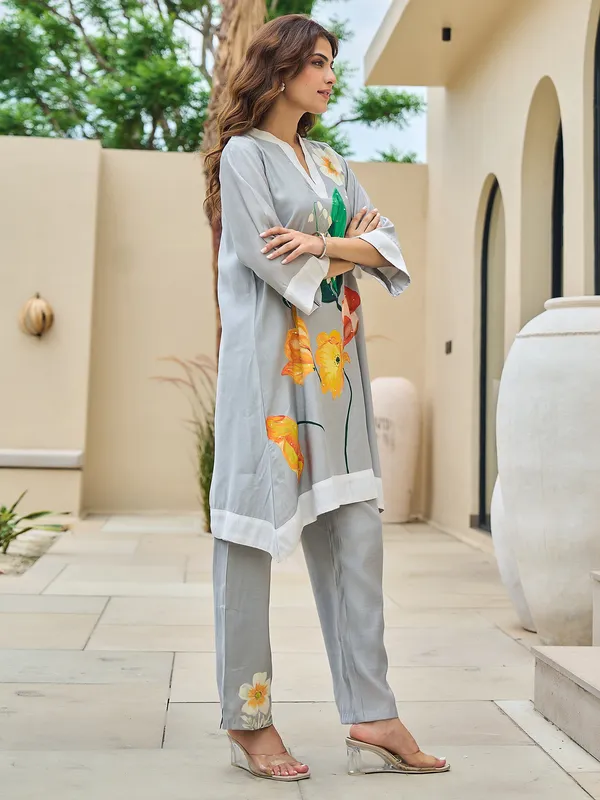 Grey_Printed_Silk_Kurta_Trouser_Set