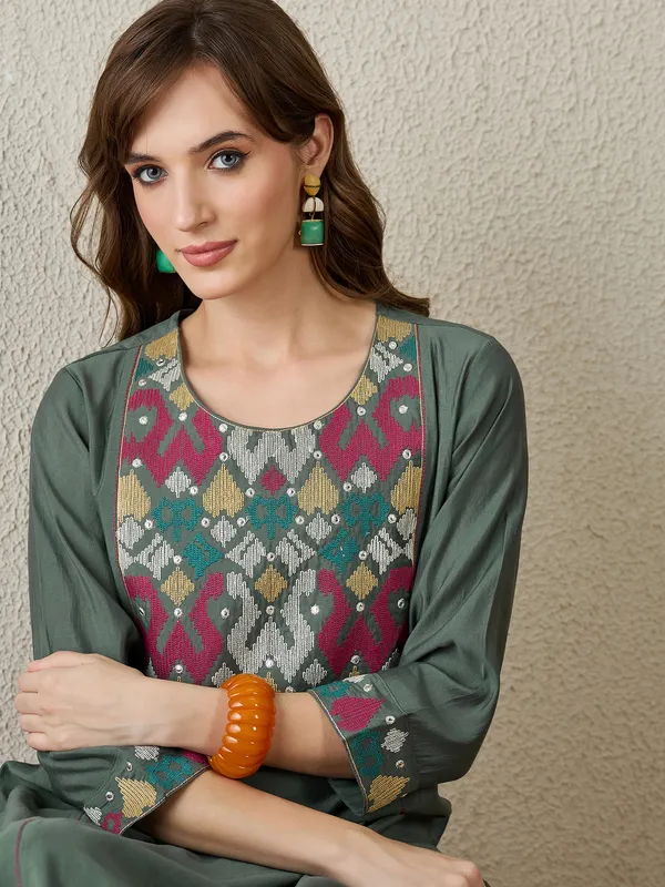 Grey_Embroidered_Silk_Kurta_Trouser_Set