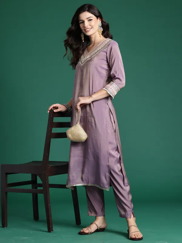 Lavender_Embroidered_Silk_Kurta_Trouser_Set