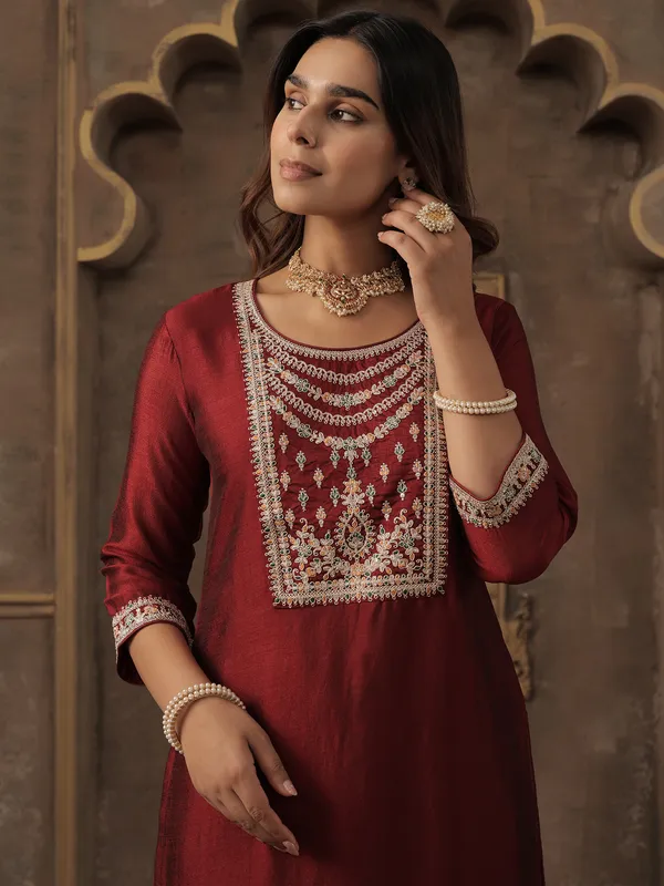 Maroon_Embroidered_Liva_Kurta_Trouser_Set