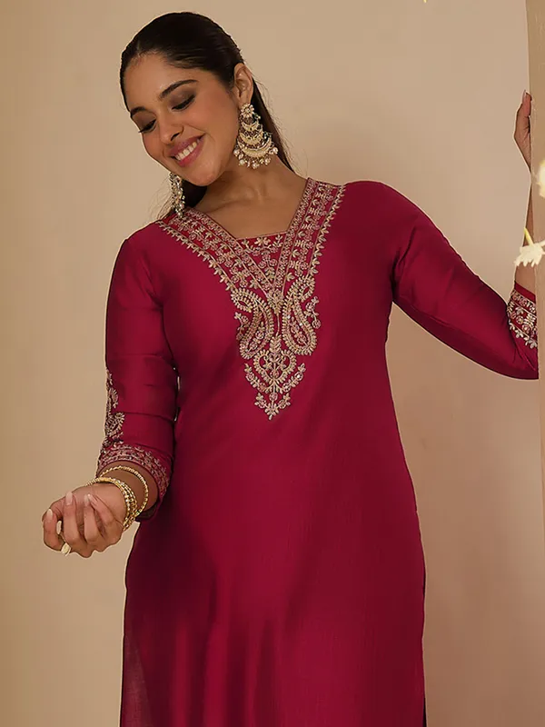 Maroon_Embroidered_Liva_Kurta_Trouser_Set